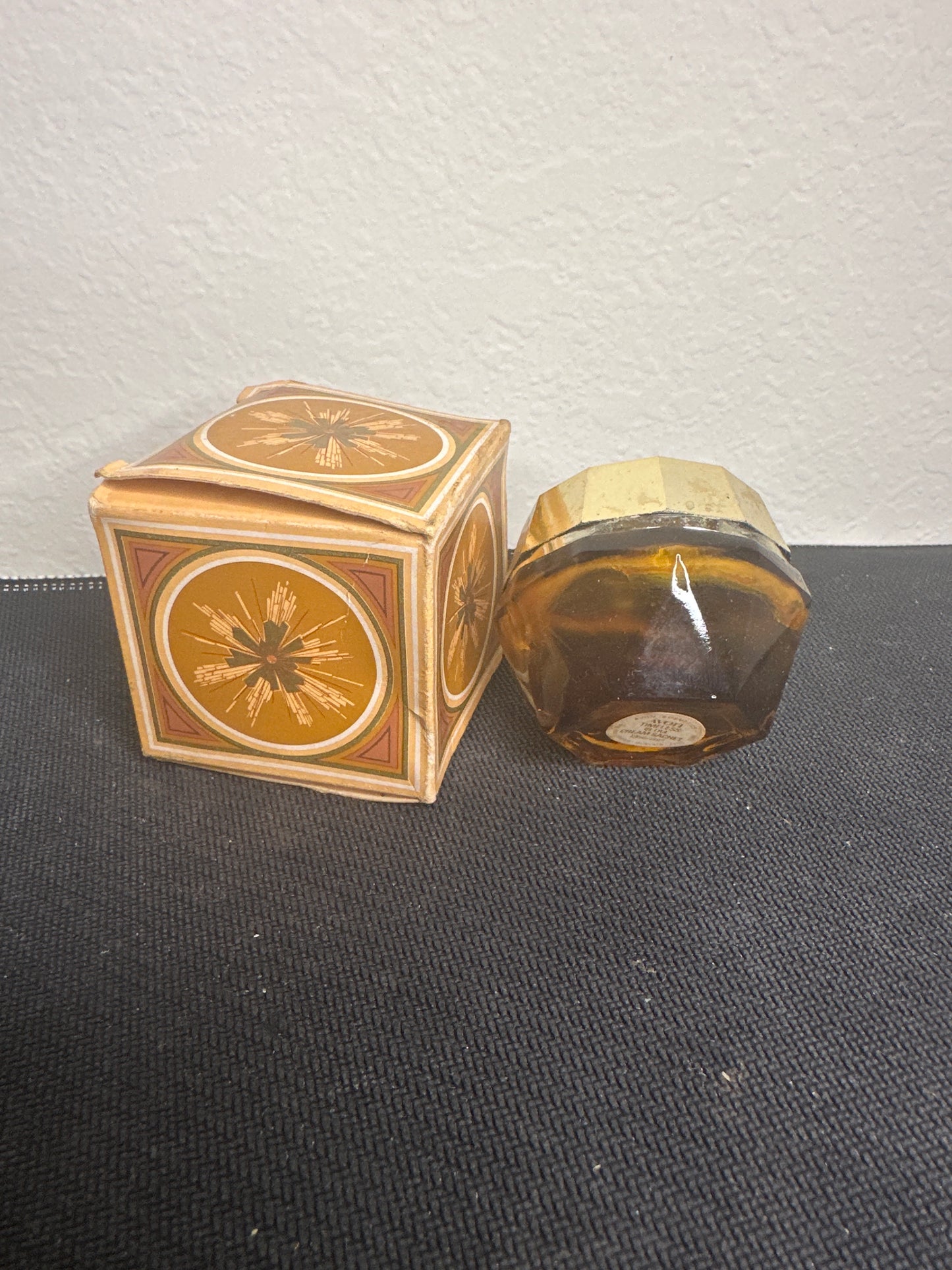 Avon Timeless Ultra Cream Sachet Gold Lid