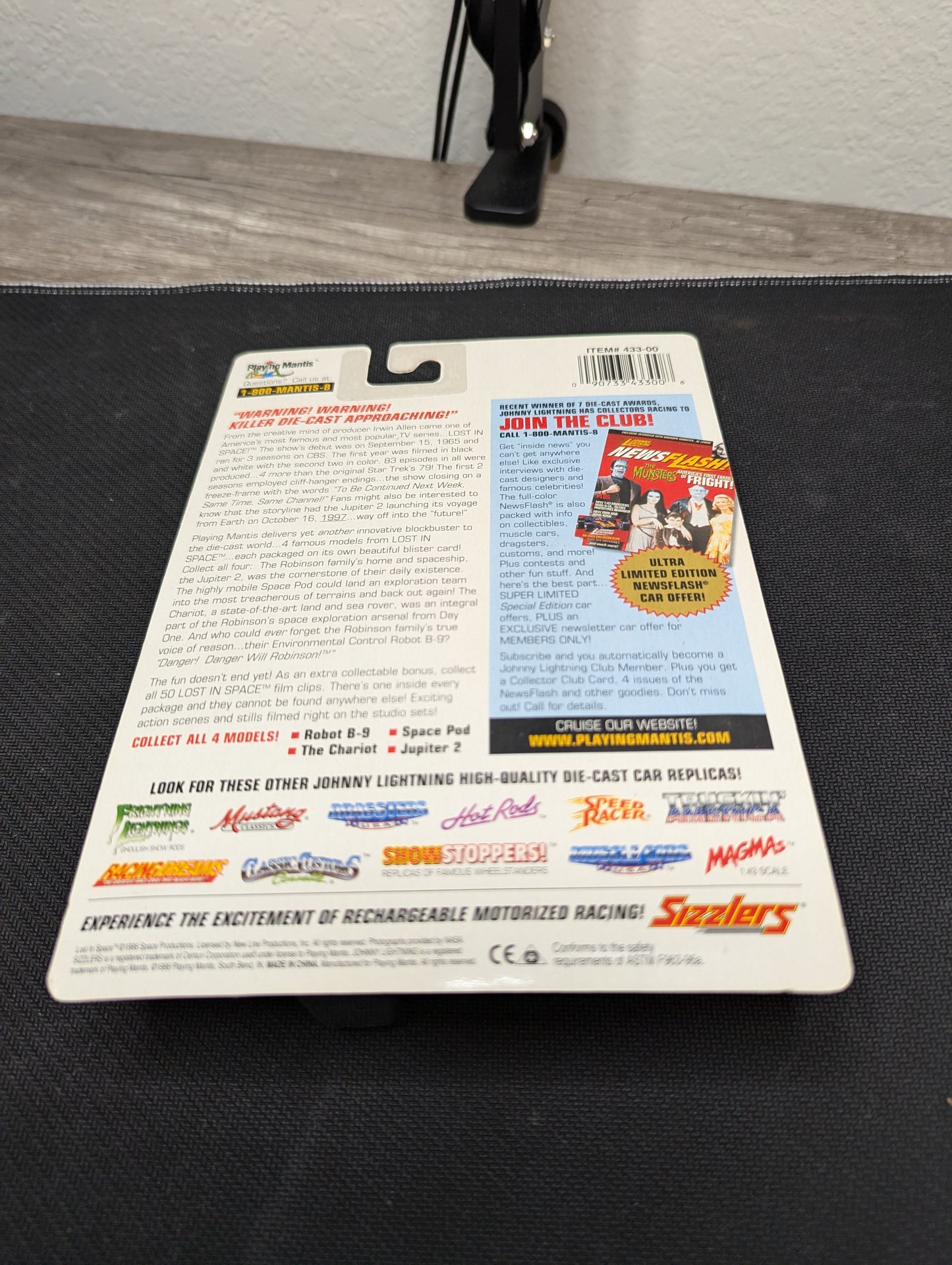 Johnny Lightning Lost in Space The Classic Series Space The Chariot Clip #21