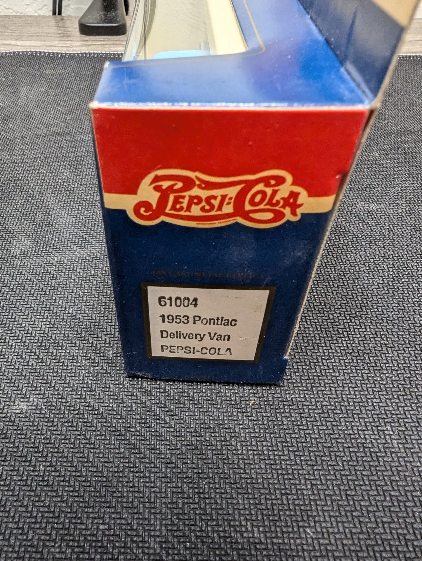 Lledo Days Gone Pepsi-Cola 1953 Pontiac Delivery Van 61004