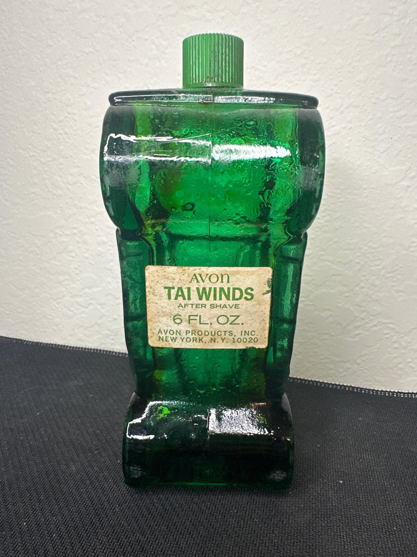 Avon Tai Winds Aftershave Green Glass Car (Full Bottle)