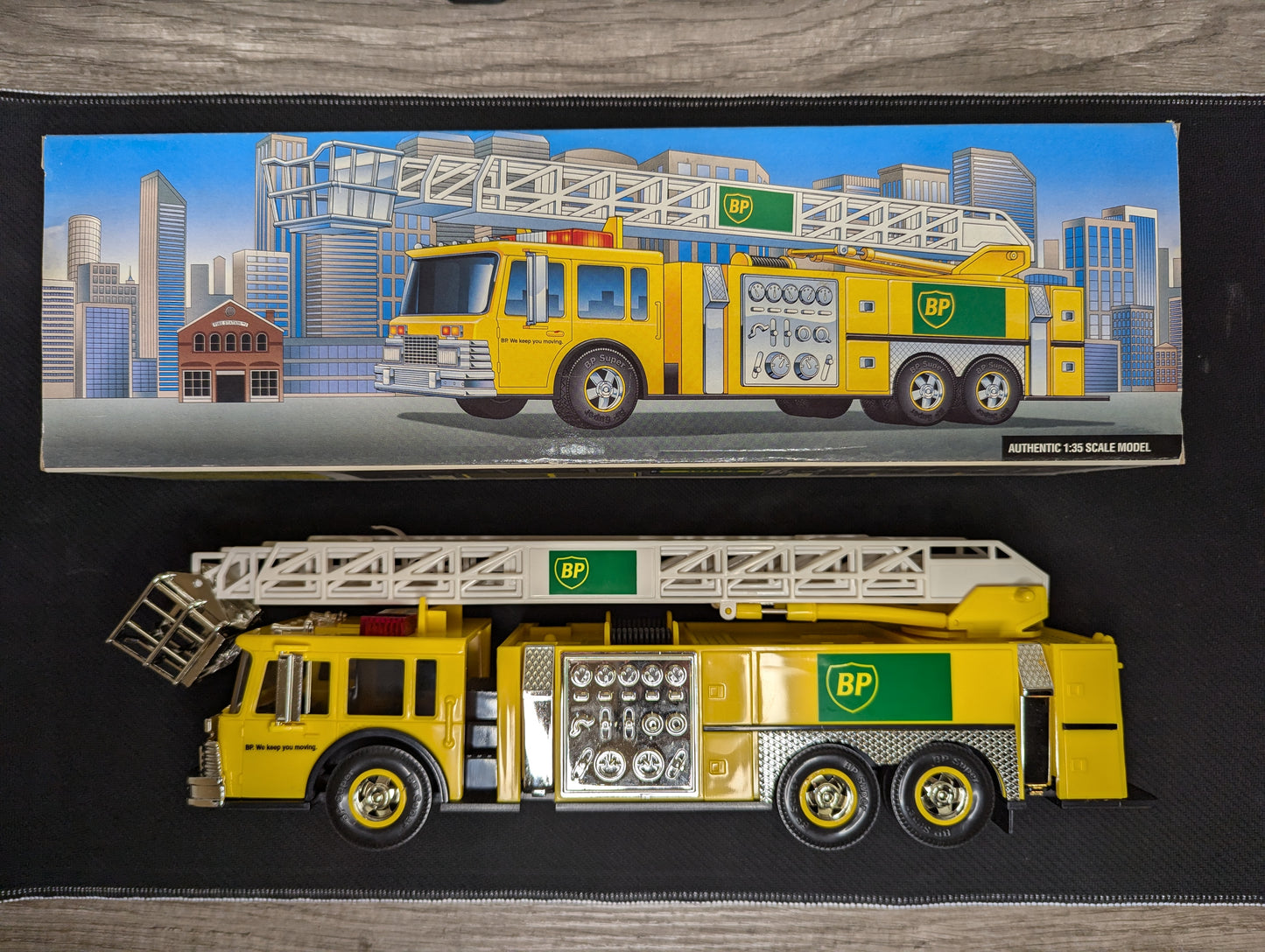 BP Collector's Edition 1999 Aerial Tower Fire Truck Authentic 1:35 Scale Model