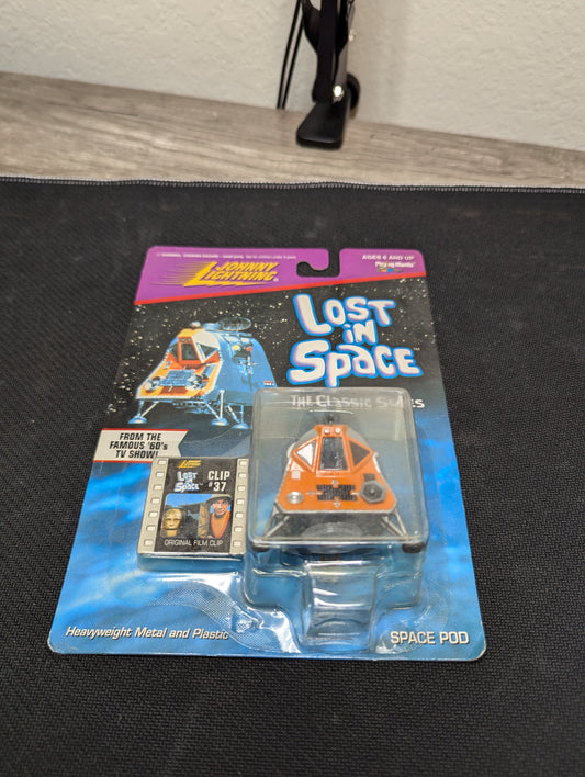 Johnny Lightning Lost in Space The Classic Series Space Pod Clip #37