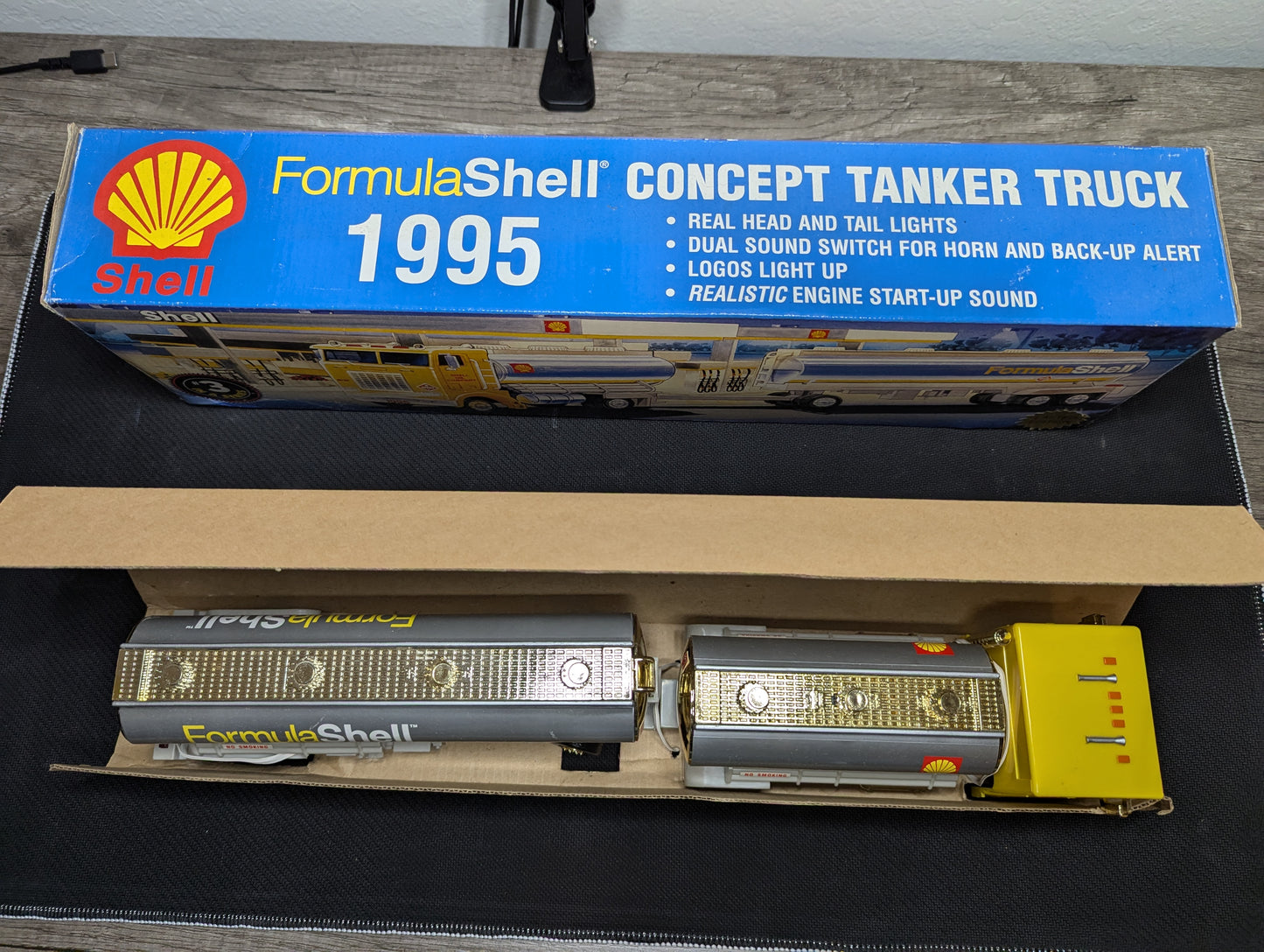 Shell 1995 FormulaShell Concept Tanker Collectible Toy Truck