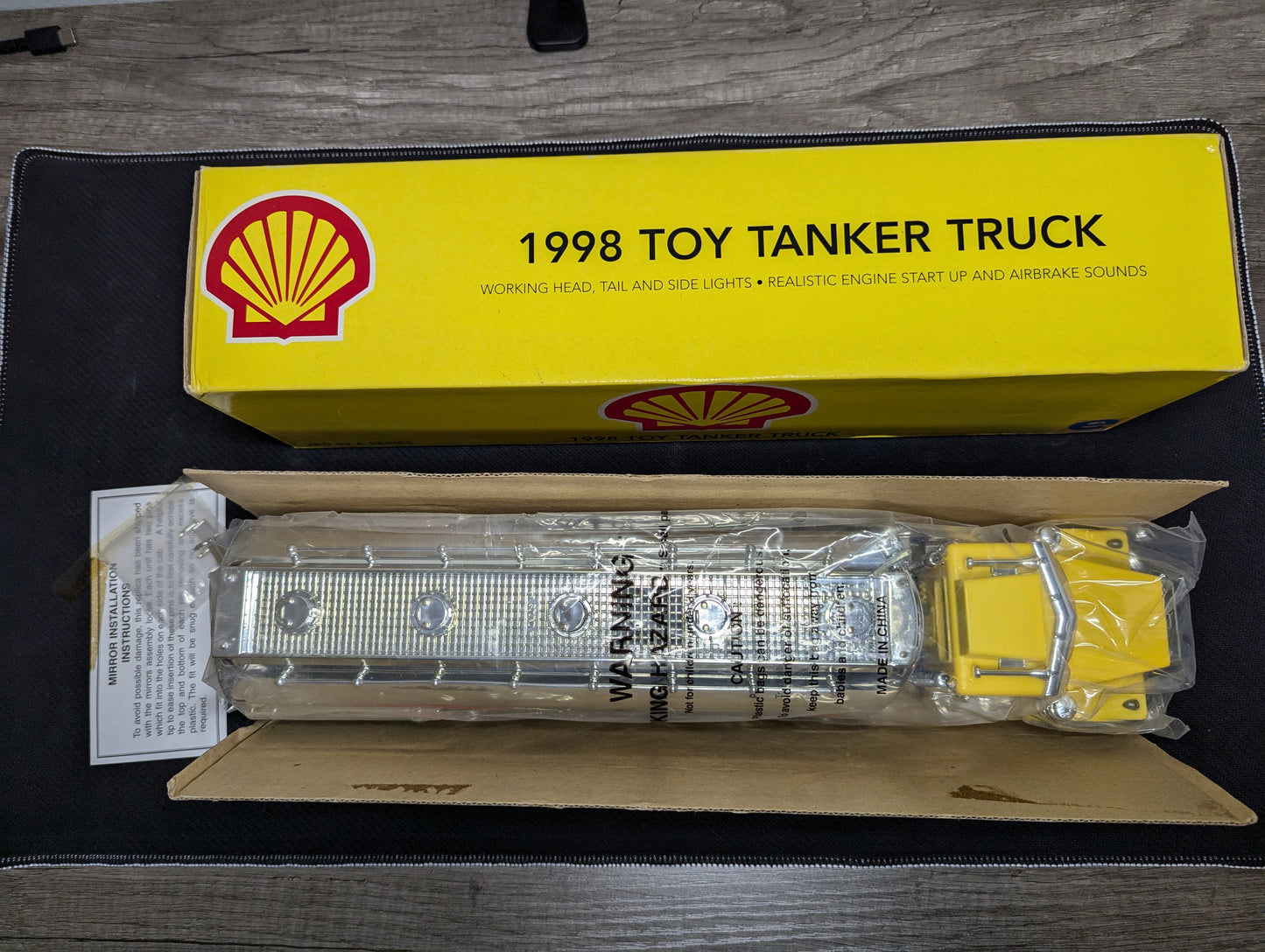 Shell Formula Toy Tanker Truck 3rd in Series Die Cast 1998 Equity Marketing NIB