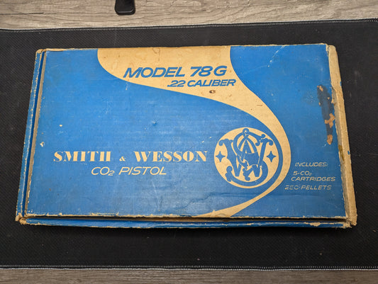 Smith & Wesson 78G Air Pistol with Factory Box. Early Model with ADJUSTABLE Trigger